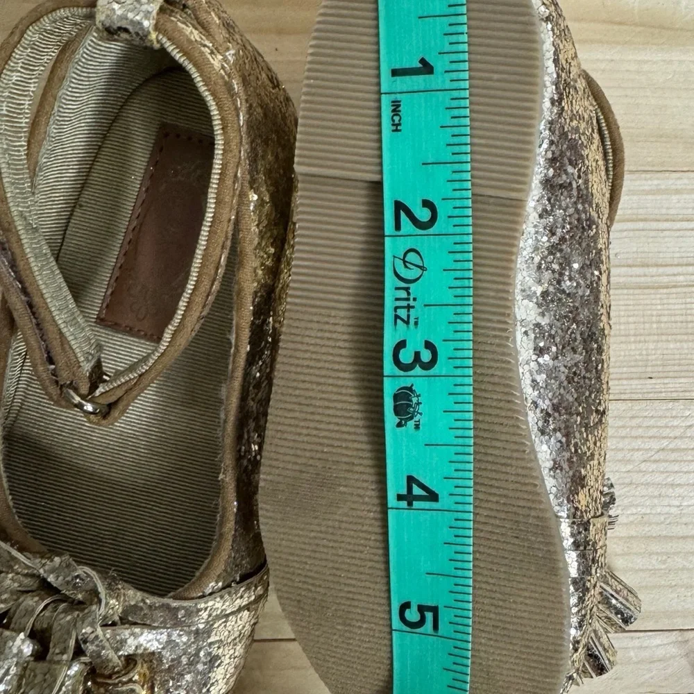 Joyfolie Penelope Gold Glitter Kids Shoes with Tassels. Great Cond. Size 9